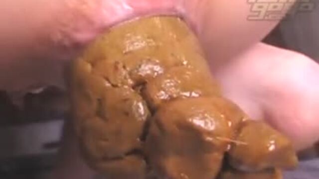 Close Up Of Her Big Turd Japanese Scat Porn